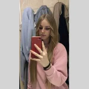 Eva, babysitter à Saint Martin de Crau